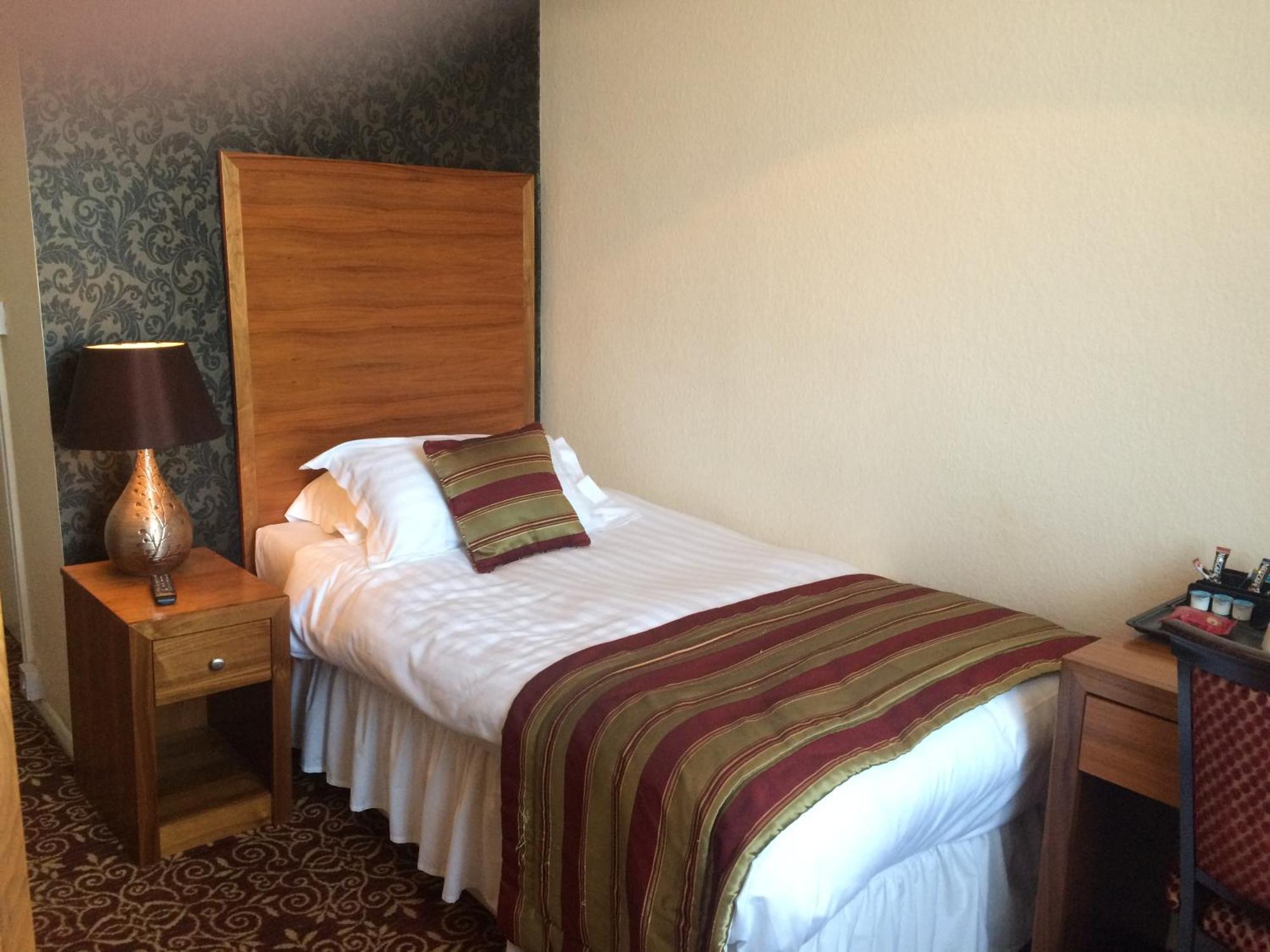 The Three Tuns Hotel Wetherspoon ثيرسك الغرفة الصورة