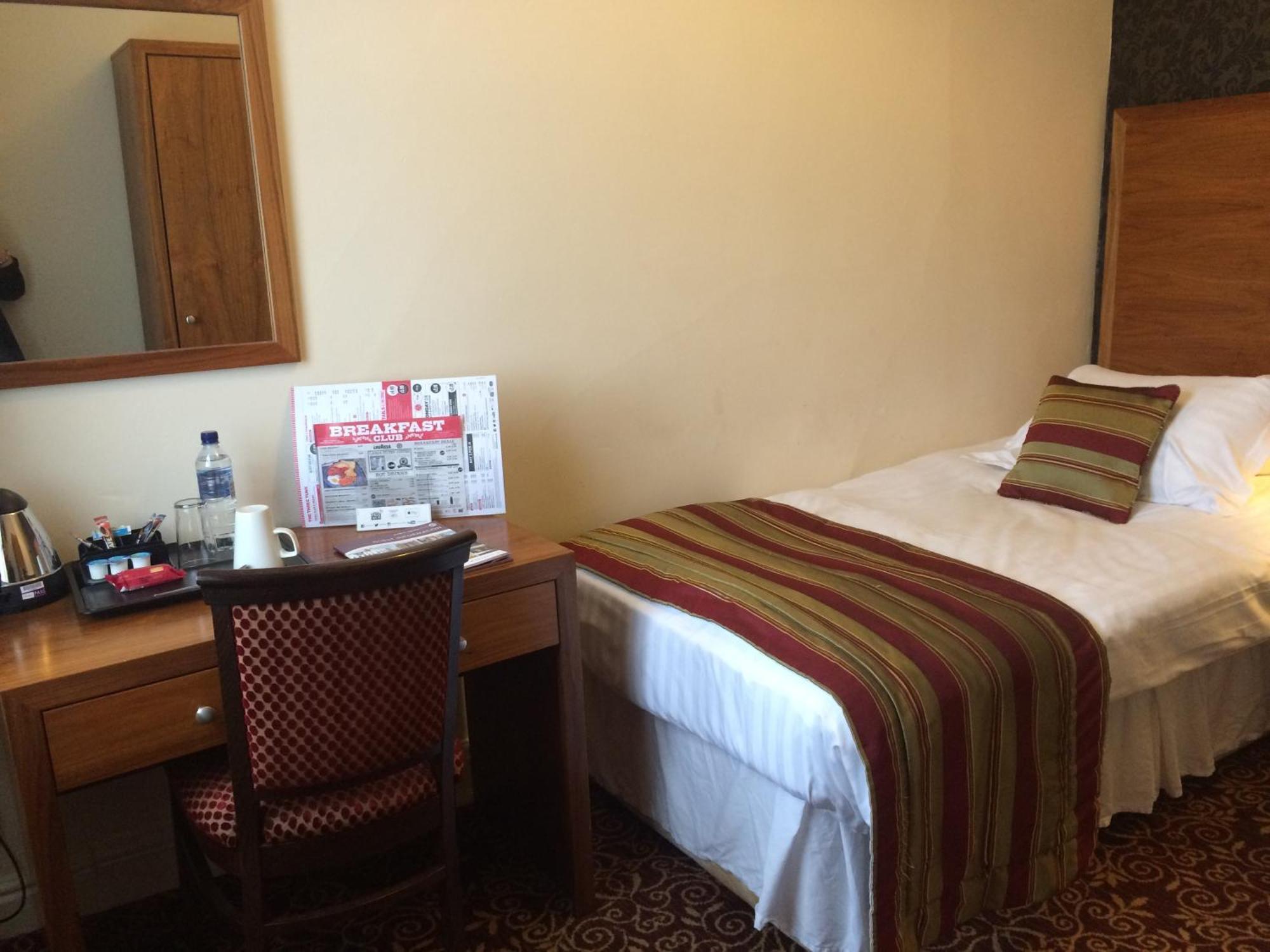 The Three Tuns Hotel Wetherspoon ثيرسك الغرفة الصورة