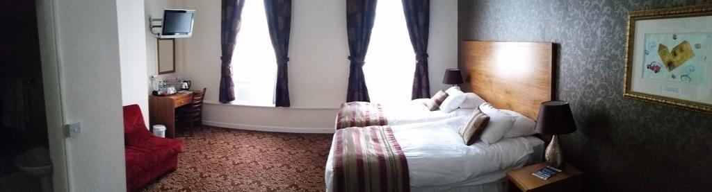 The Three Tuns Hotel Wetherspoon ثيرسك الغرفة الصورة