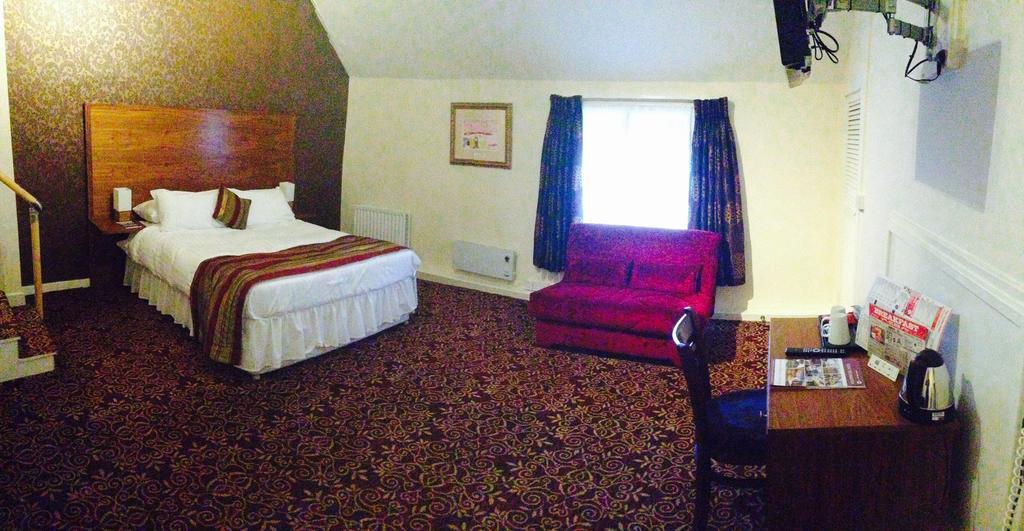 The Three Tuns Hotel Wetherspoon ثيرسك الغرفة الصورة
