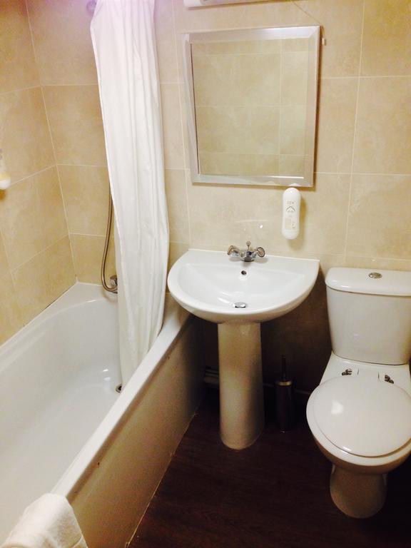 The Three Tuns Hotel Wetherspoon ثيرسك الغرفة الصورة